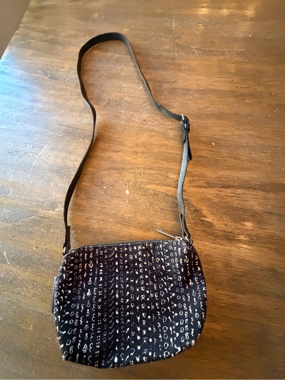 Marimekko - Olkalaukku, koko Mini Black White Leather Crossbody